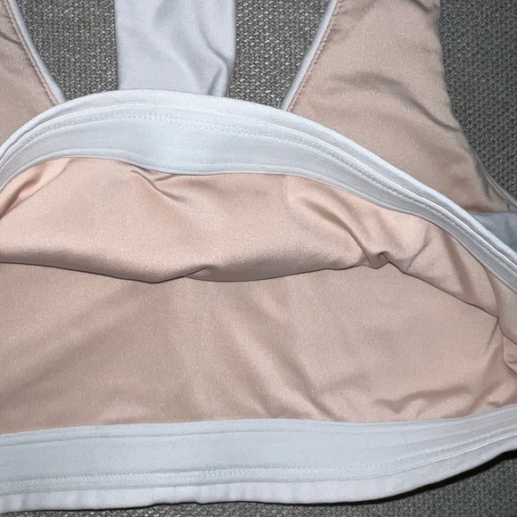 Alo Yoga Sueded Base Bra Chalk Wash Size Small - Picture 6 of 8